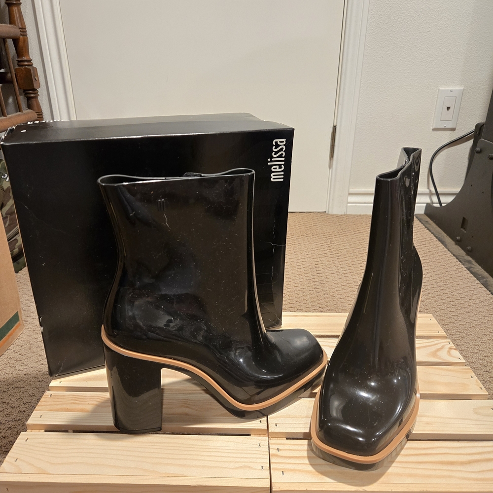 Melissa Women's Black Ankle Boots